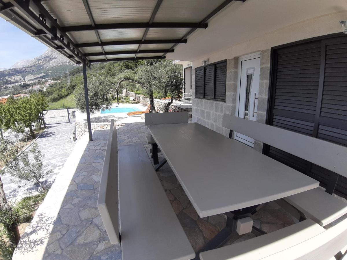 Villa Olive Stone House *